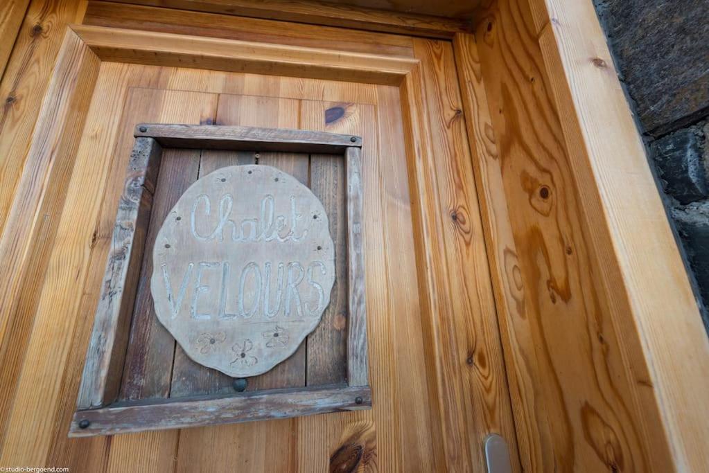 Cosy 4 Bedroom Chalet With Hot Tub Saint-Marcel  ภายนอก รูปภาพ