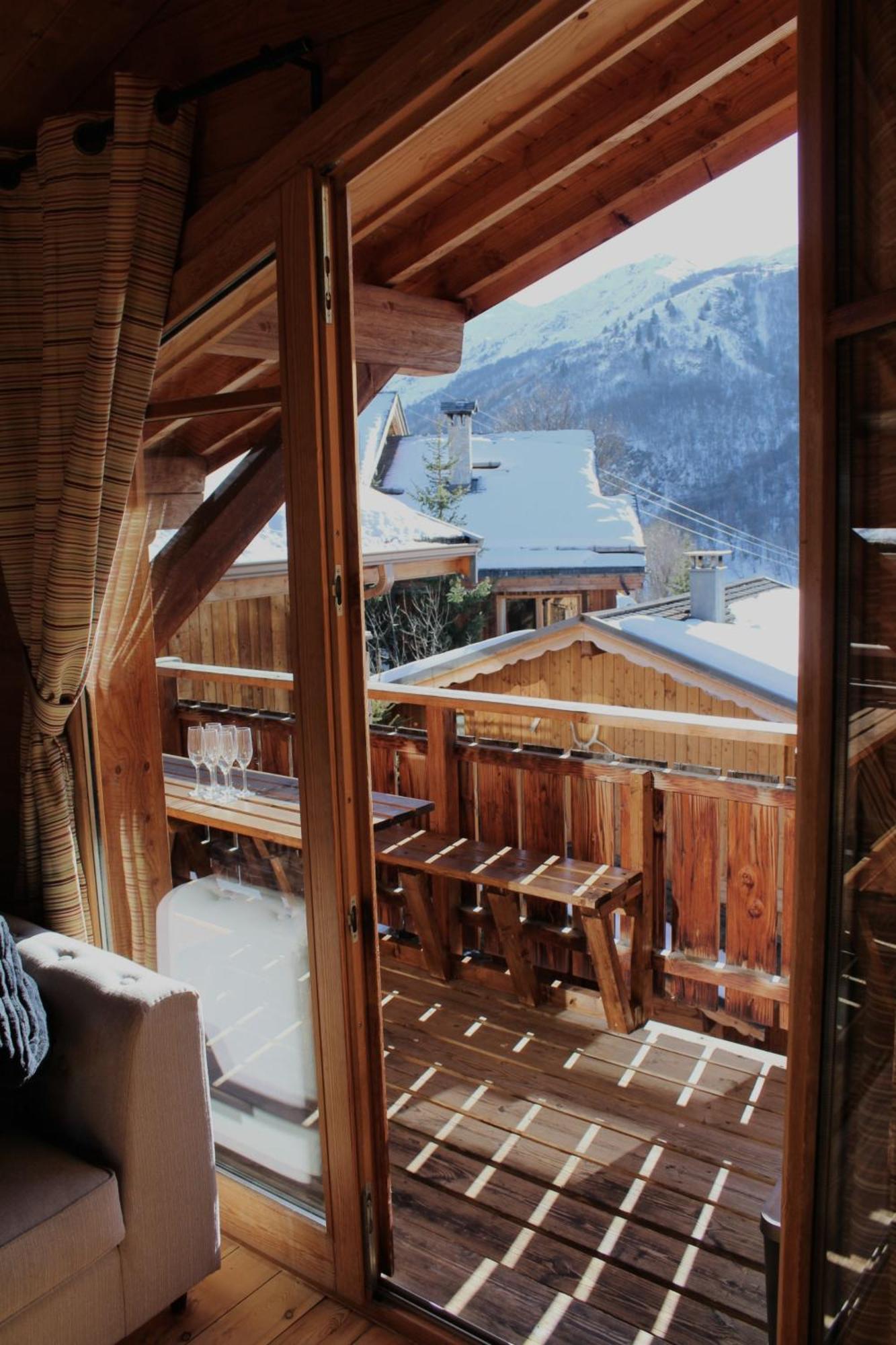 Cosy 4 Bedroom Chalet With Hot Tub Saint-Marcel  ภายนอก รูปภาพ